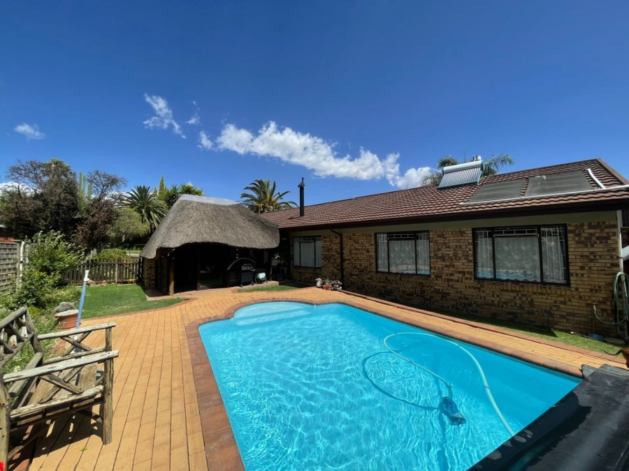 3 Bedroom Property for Sale in Heuwelsig Free State